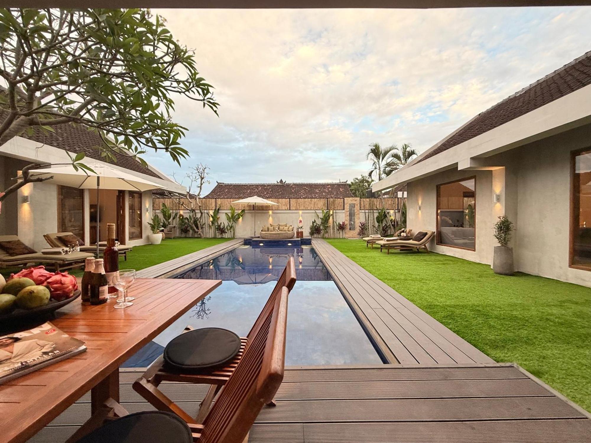 Villa New, 8 Bed,10 Bath Villa, Location