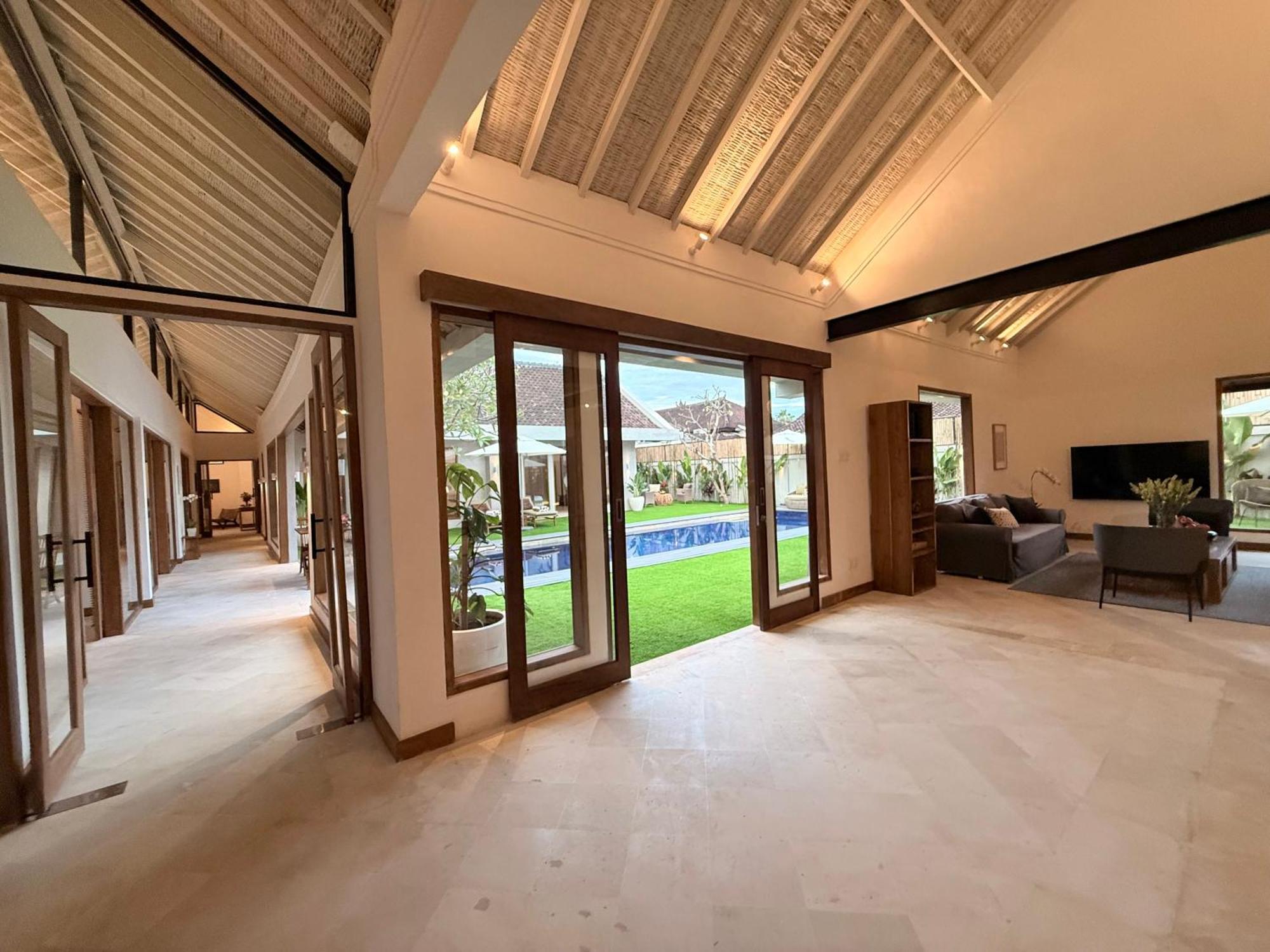 New, 8 Bed,10 Bath Villa, Location * Seminyak (Bali)