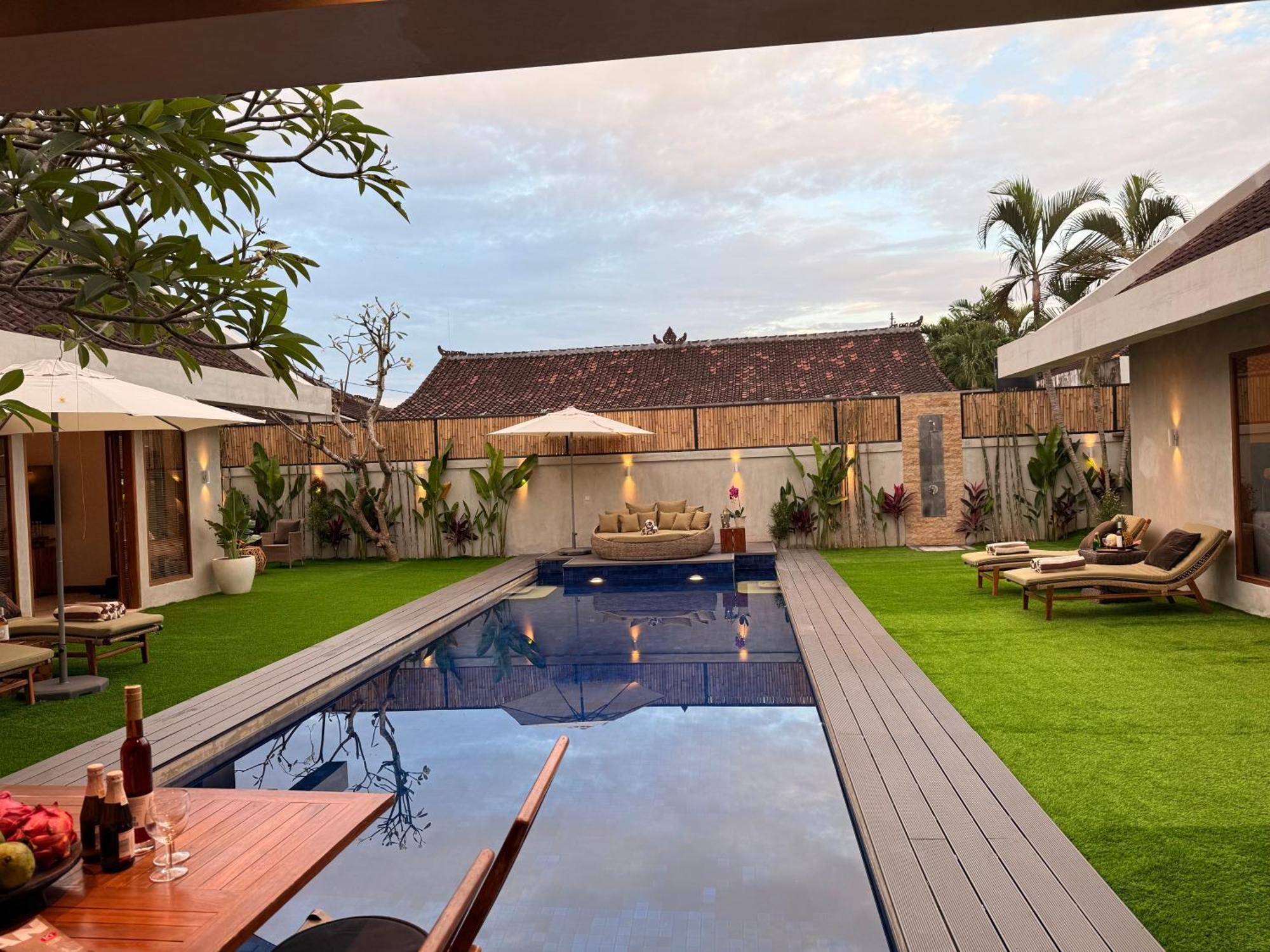 Villa New, 8 Bed,10 Bath Villa, Location