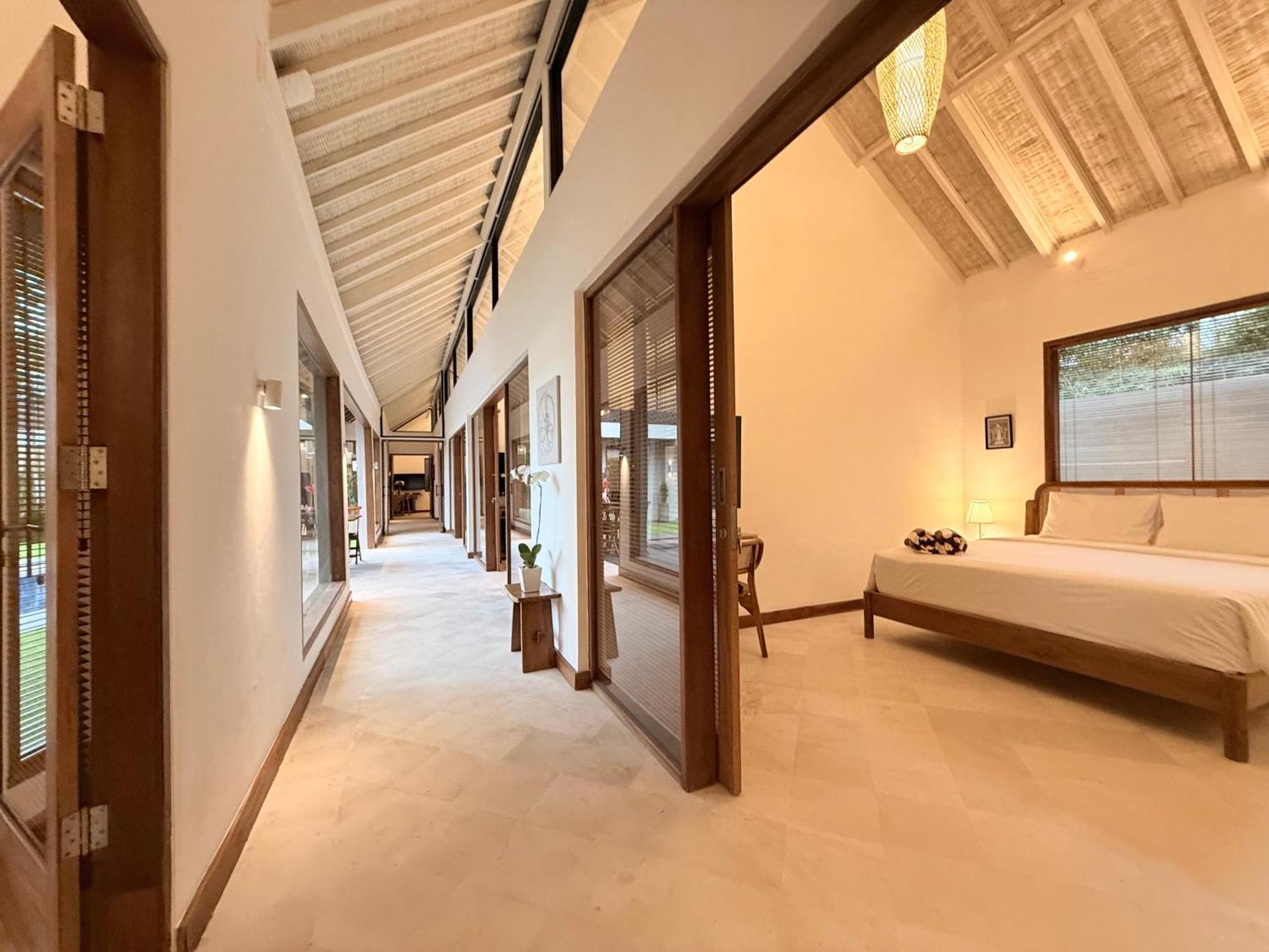 New, 8 Bed,10 Bath Villa, Location * Seminyak (Bali)