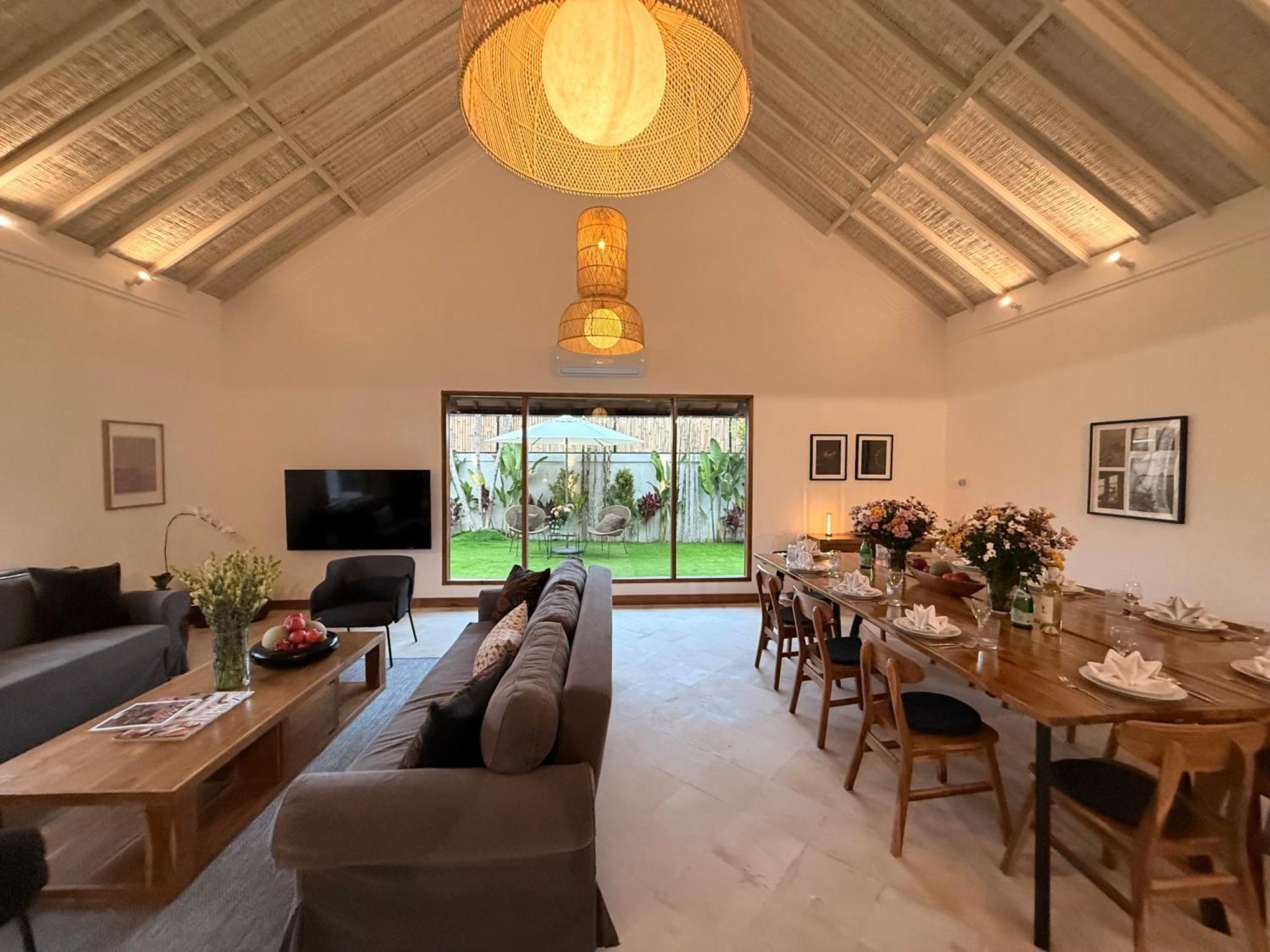 Villa New, 8 Bed,10 Bath Villa, Location