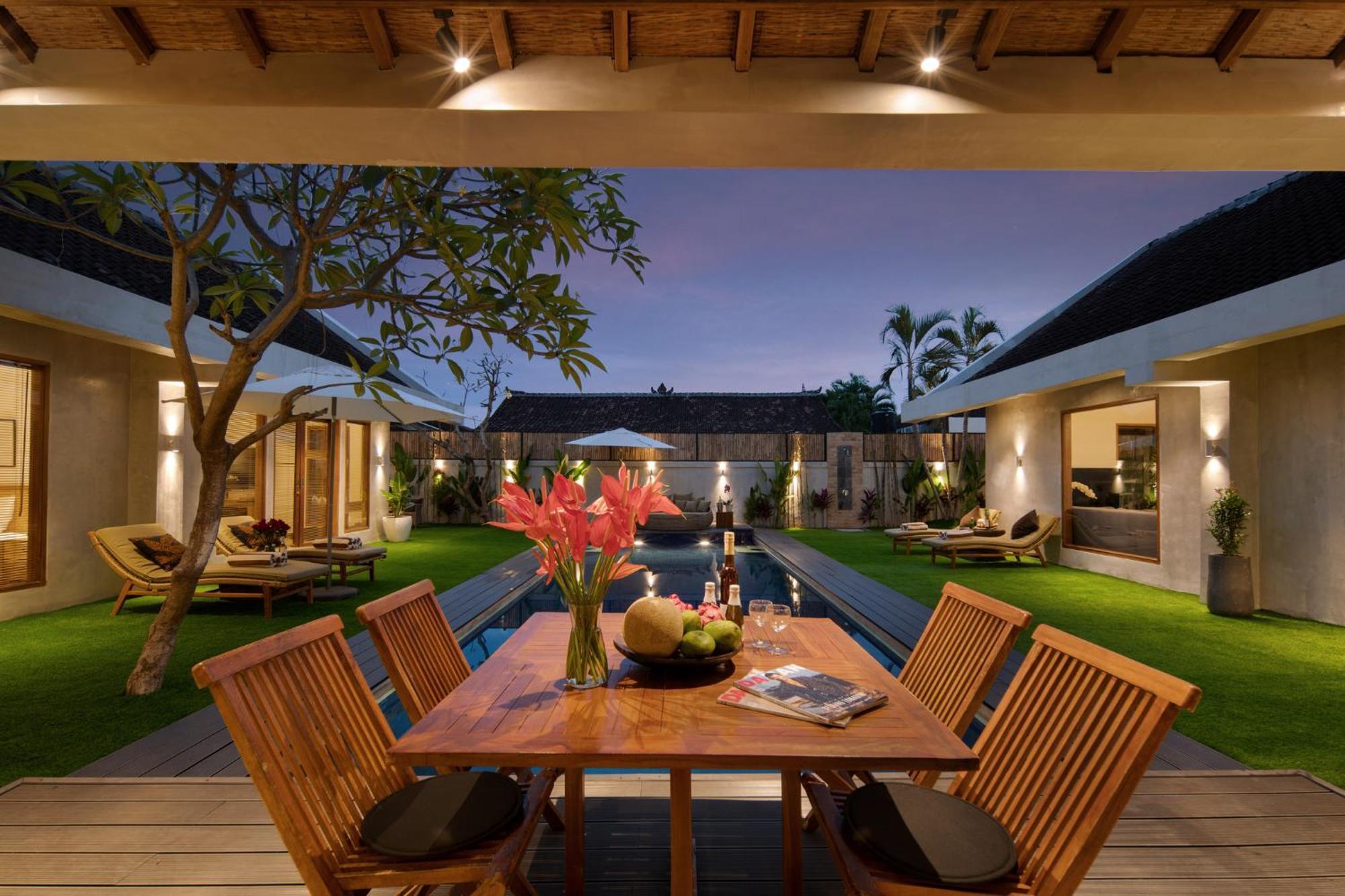 Villa New, 8 Bed,10 Bath Villa, Location *