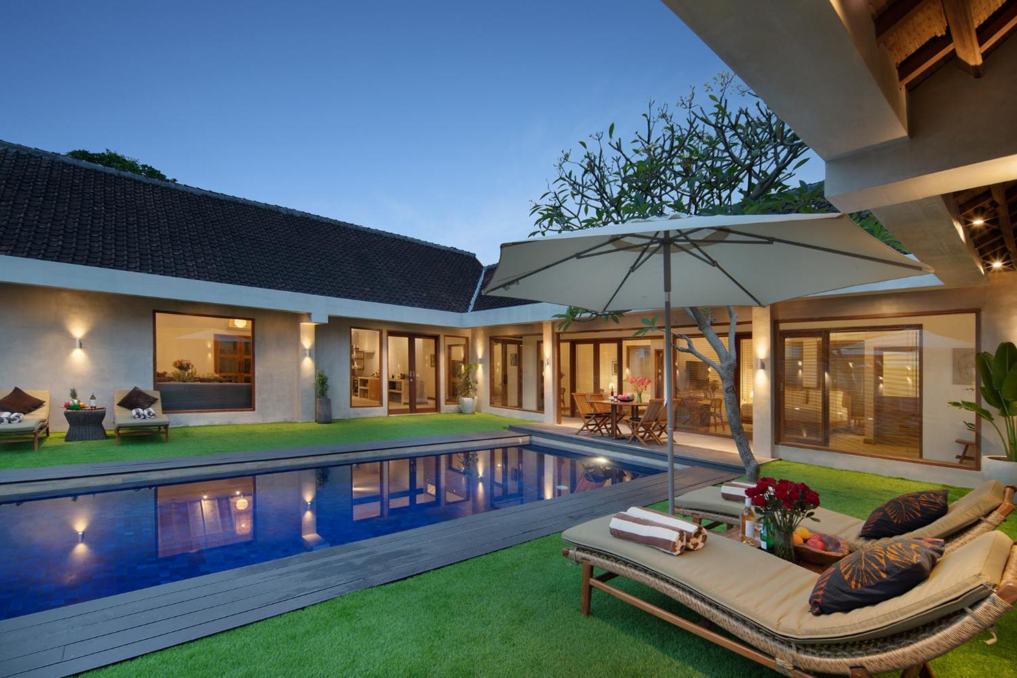 New, 8 Bed,10 Bath Villa, Location Seminyak (Bali)
