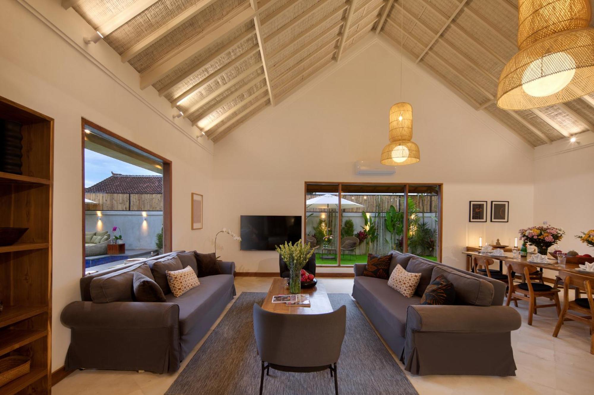New, 8 Bed,10 Bath Villa, Location * Seminyak (Bali)