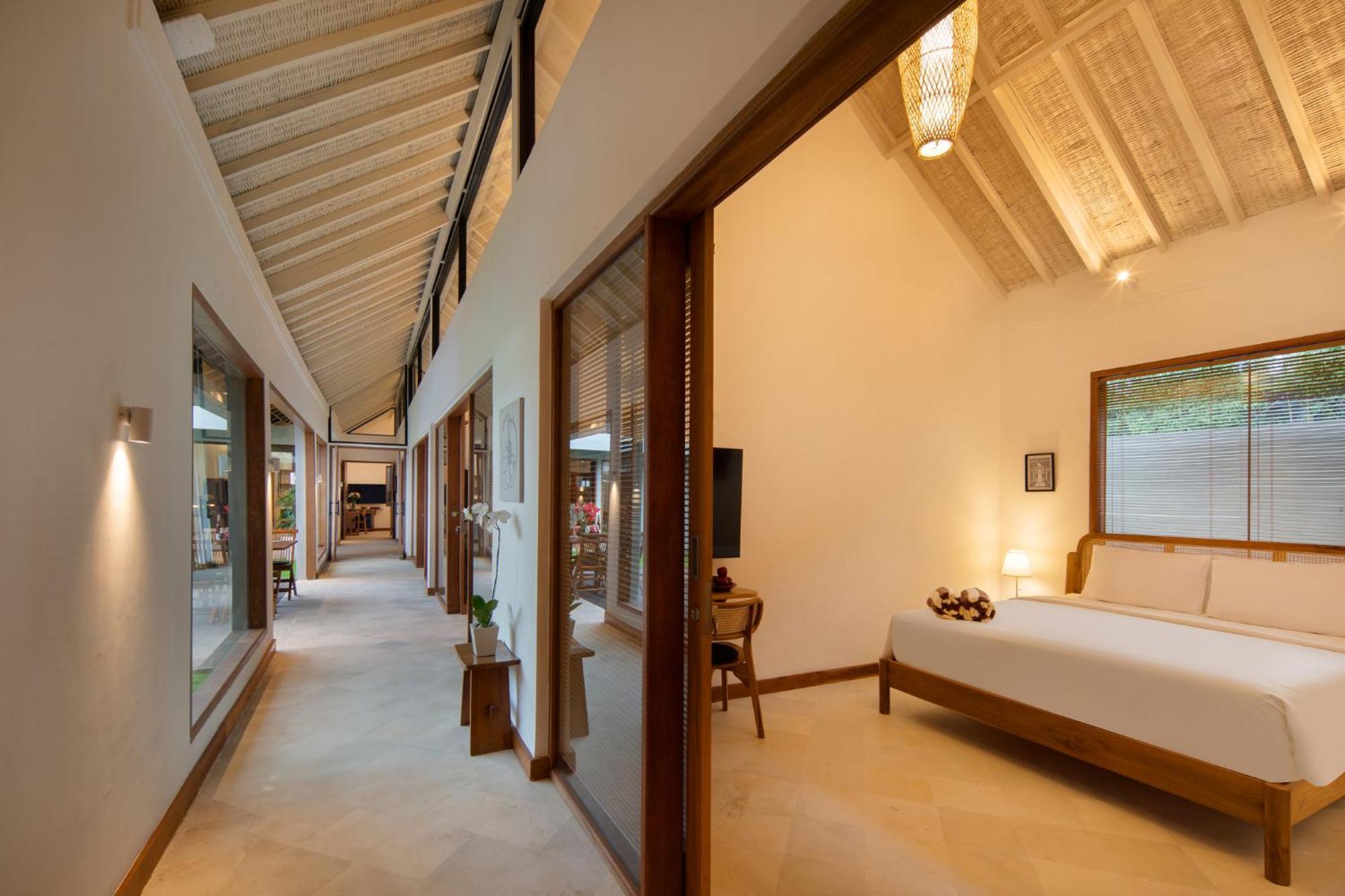 Villa New, 8 Bed,10 Bath Villa, Location Seminyak (Bali)
